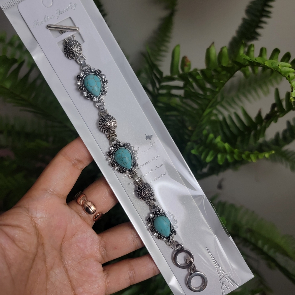 Elegant Silver Tone and Turquoise Bracelet
